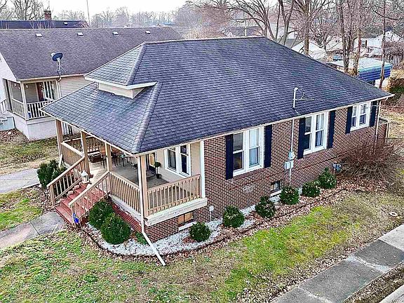 3rd image of 1001 S Jackson St