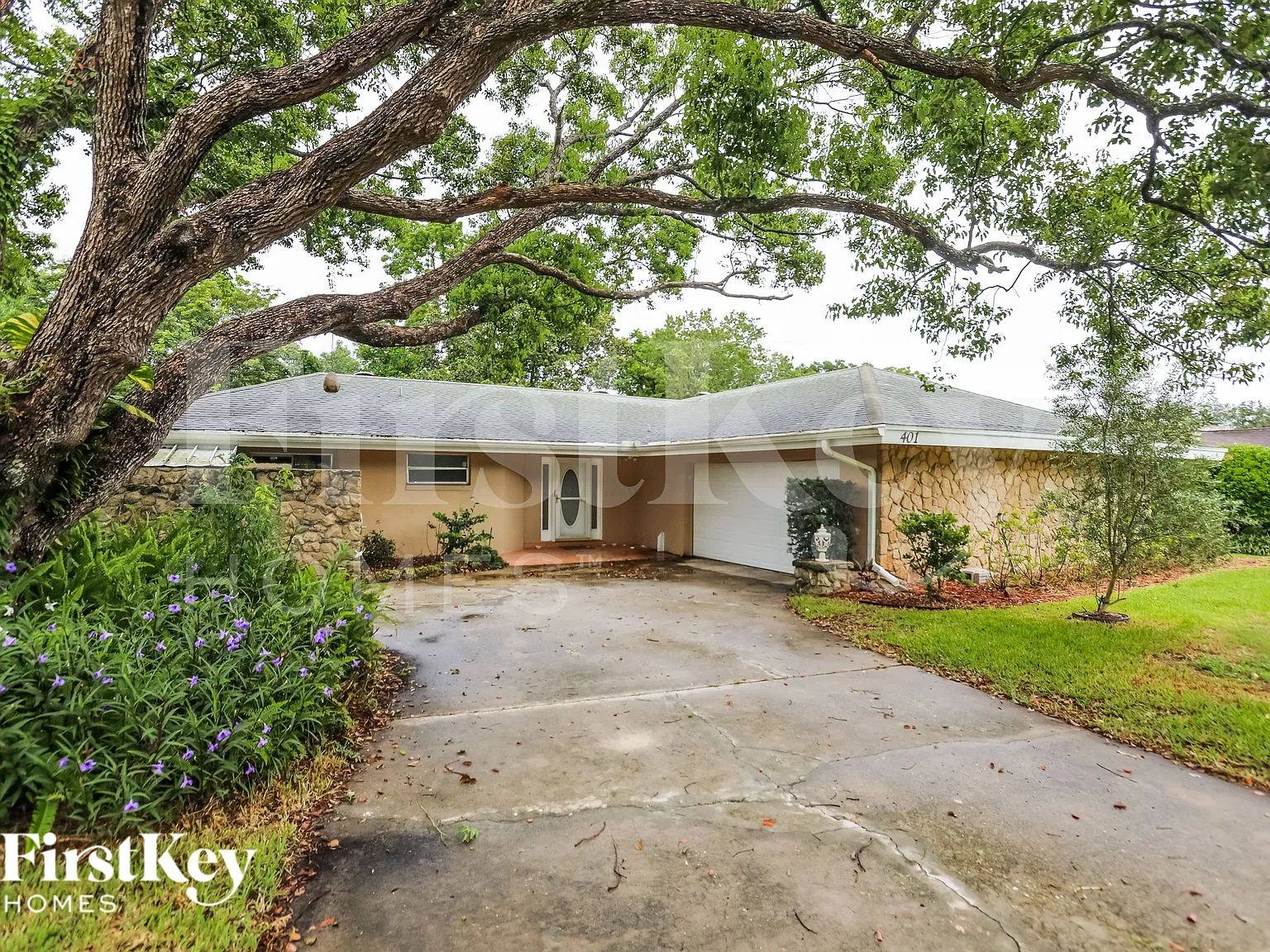 4 bed, 2.0 bath, 2414 sqft, $2,905 — Photo 1