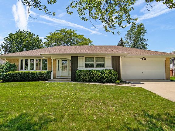 2nd image of 7441 Camelia Dr