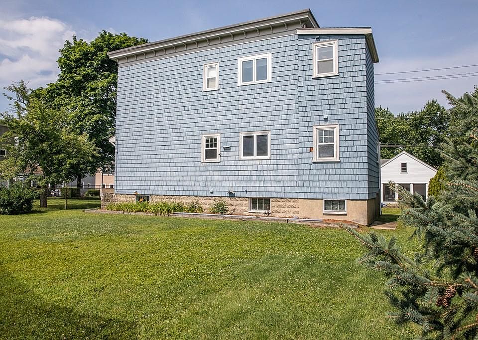 94 Preston St Wakefield MA Zillow Apartments for Rent in Wakefield