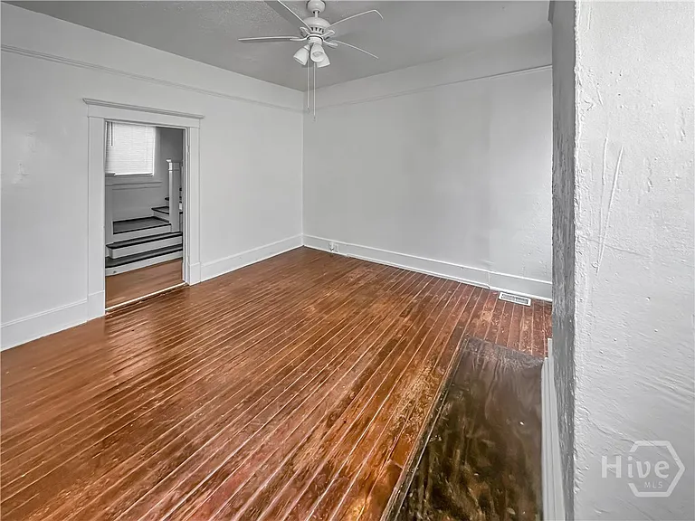 1022 W 46th St — Photo 3