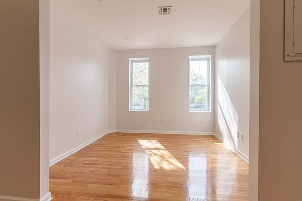 Rented by HighRiseNY | media 20