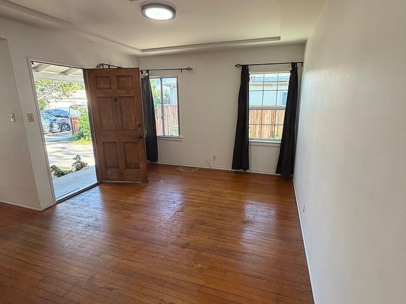 3rd image of 6447 Bellaire Ave