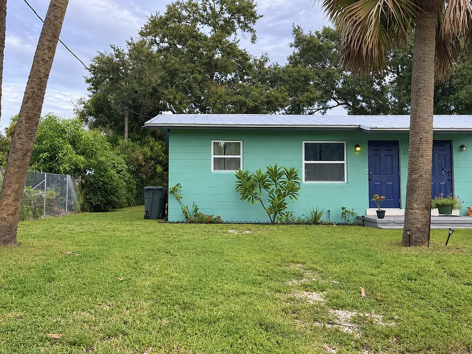 1112 Avenue E #A