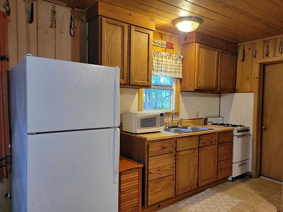 2nd image of 5701 Thunder Bay Ln #10