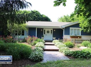 50W555 Owens Rd, Maple Park, IL 60151