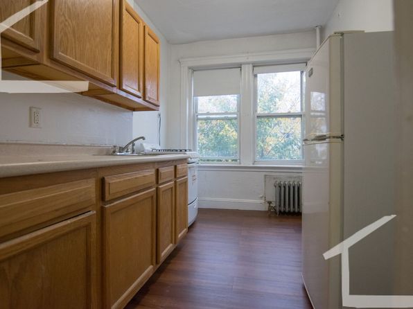 1687 Commonwealth Ave APT 9