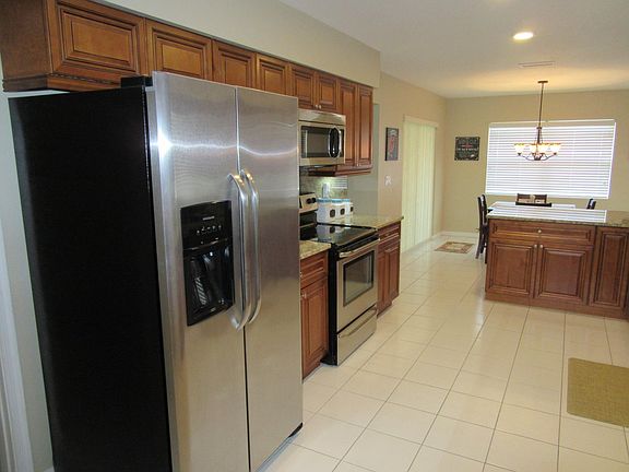 4th image of 10561 Green Trail Dr S