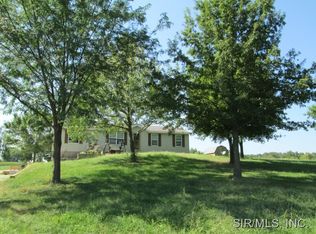 8061 Wolf Rd, Alton, IL 62002