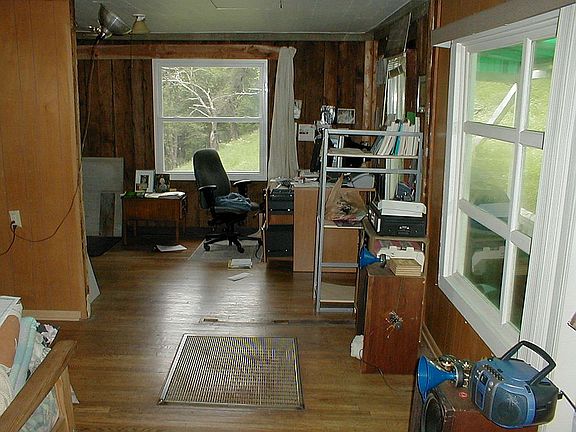 3rd image of 535 Orchard Heights Rd