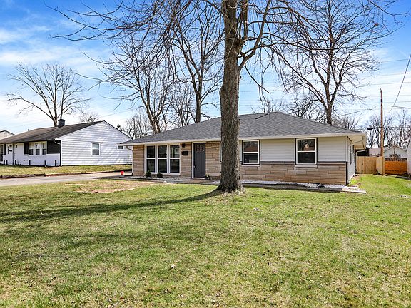 3rd image of 5887 Meadowlark Dr