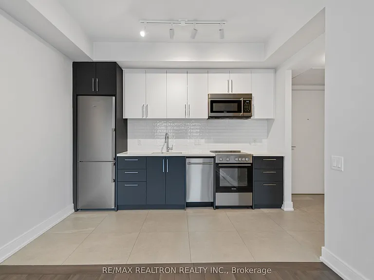 2525 Bathurst St #310 — Photo 9