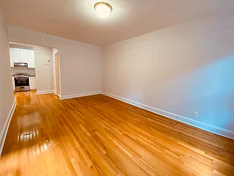 Rented by Metropolis Real Estate of Manhattan