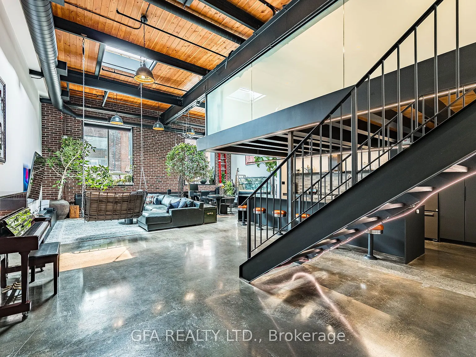 3 bed, $7,500 — Photo 1