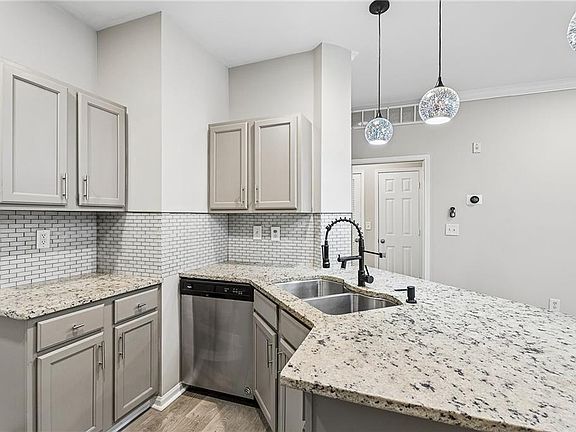 5th image of 5641 Roswell Rd Unit 111