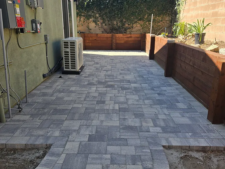 9309 Encino Ave — Photo 15
