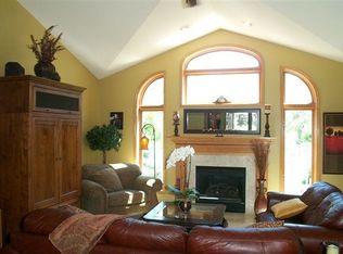 803 Troon Ct, Waunakee, WI 53597