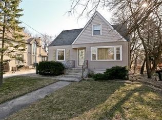 18233 Riegel Rd, Homewood, IL 60430