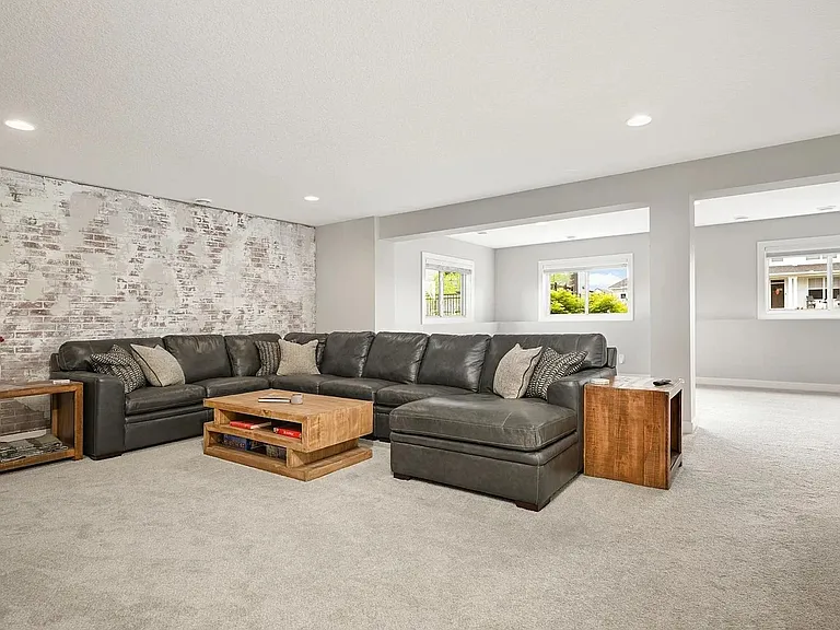 9769 Iron Horse Rd — Photo 32