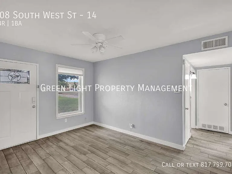 308 S West St #14 — Photo 11