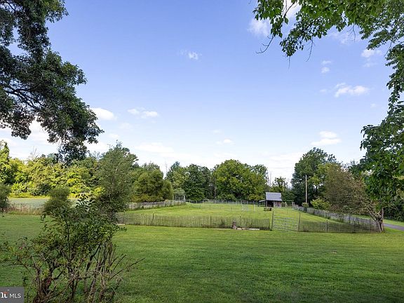 5th image of 6080 Schlentz Hill Rd