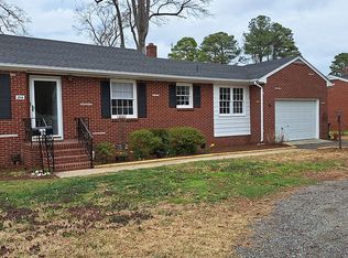 27A Hudgins Rd, Poquoson, VA 23662