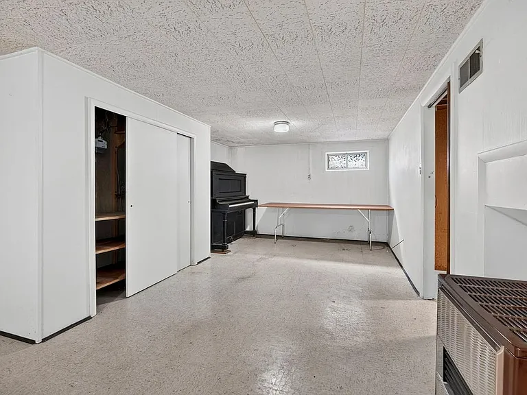 9826 Ravensbrook Dr — Photo 33