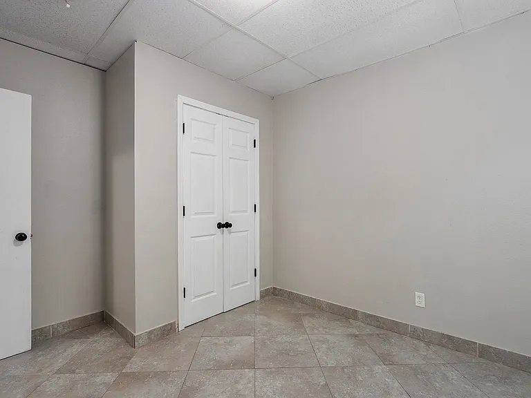 22140 Main St #1 — Photo 10