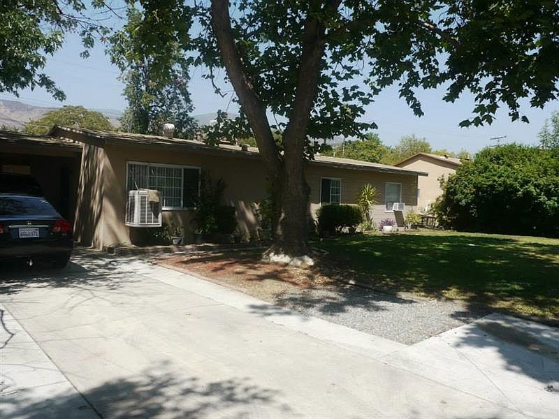 1st image of 332 W 48th St