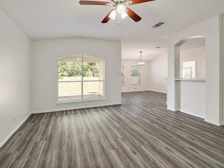 9724 Copper Creek Dr — Photo 4