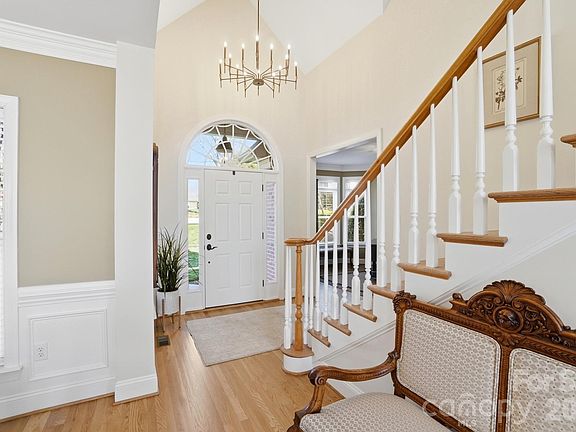 4th image of 6005 Bunnybrook Ln #19