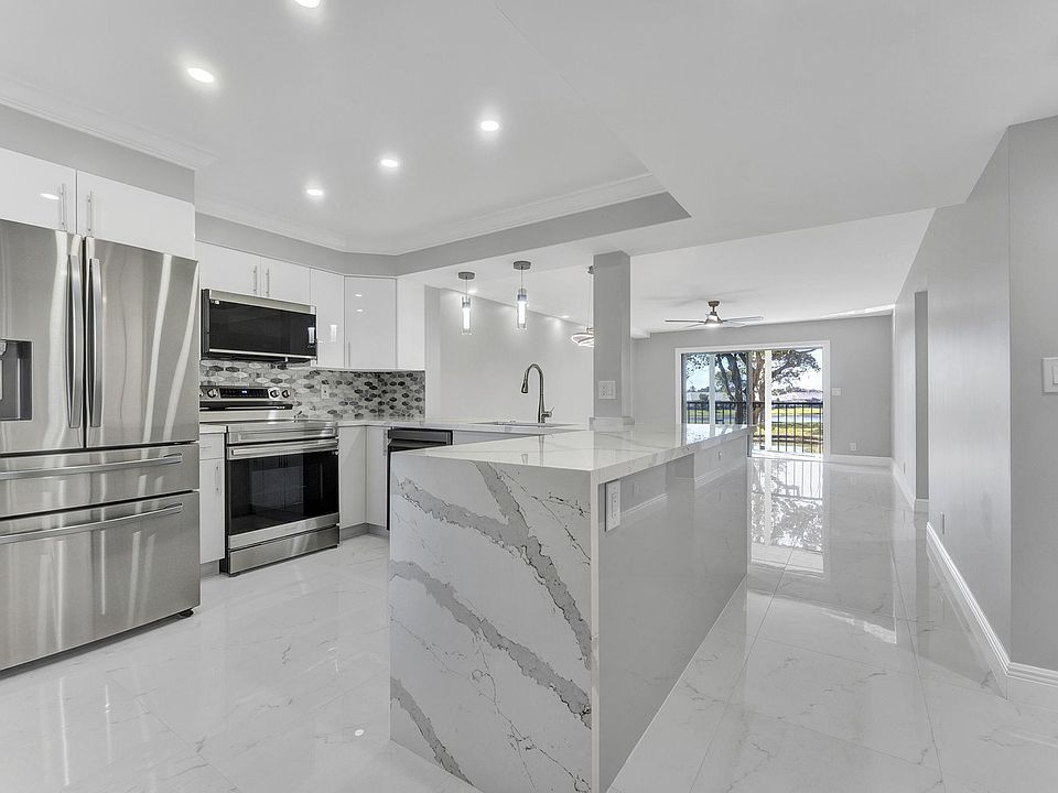 1st image of 7146 Huntington Lane #208