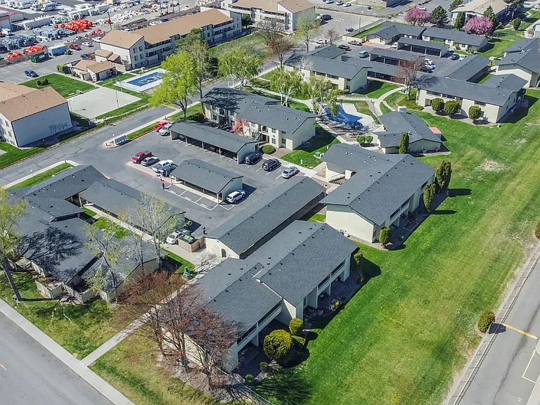Pepper Tree Village Apartments — Photo 44