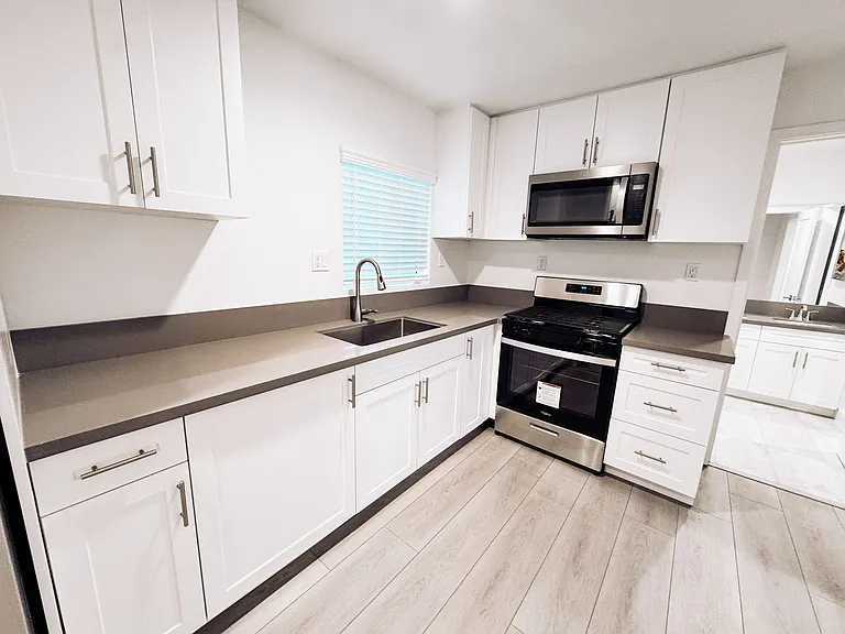 Harbor Blvd Apts. — Photo 1