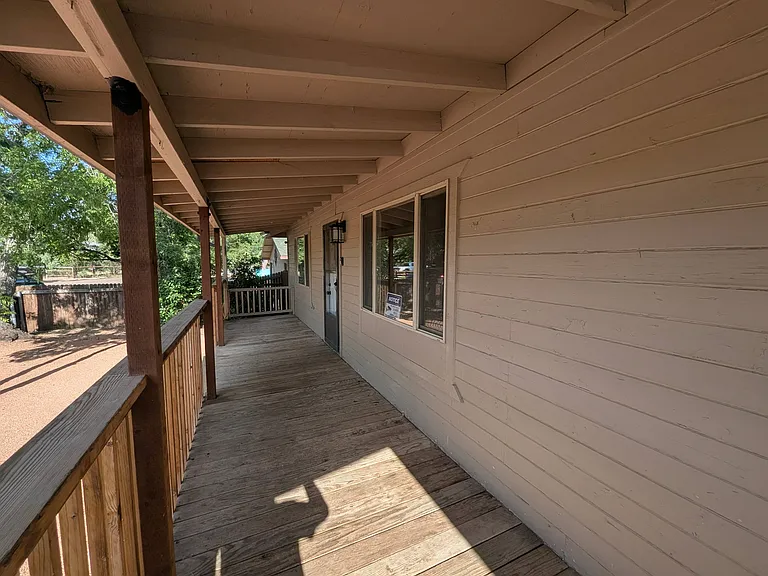 139 E Springdale Dr — Photo 4