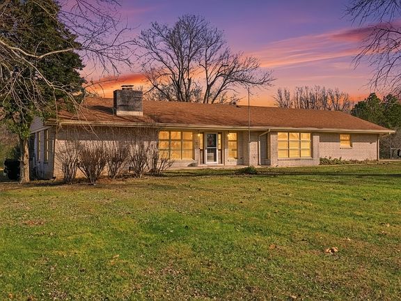 2nd image of 8 Hilltop Rd