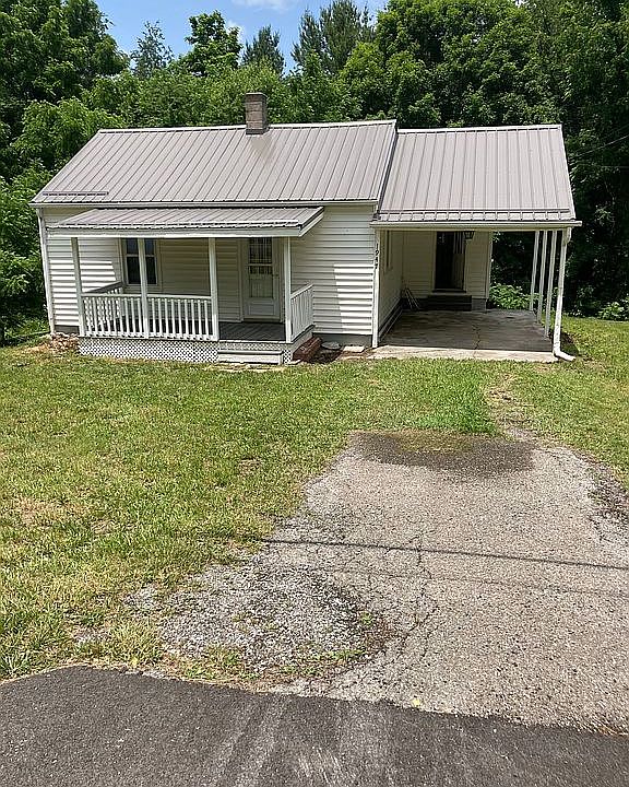 1st image of 1947 Peakland Dr