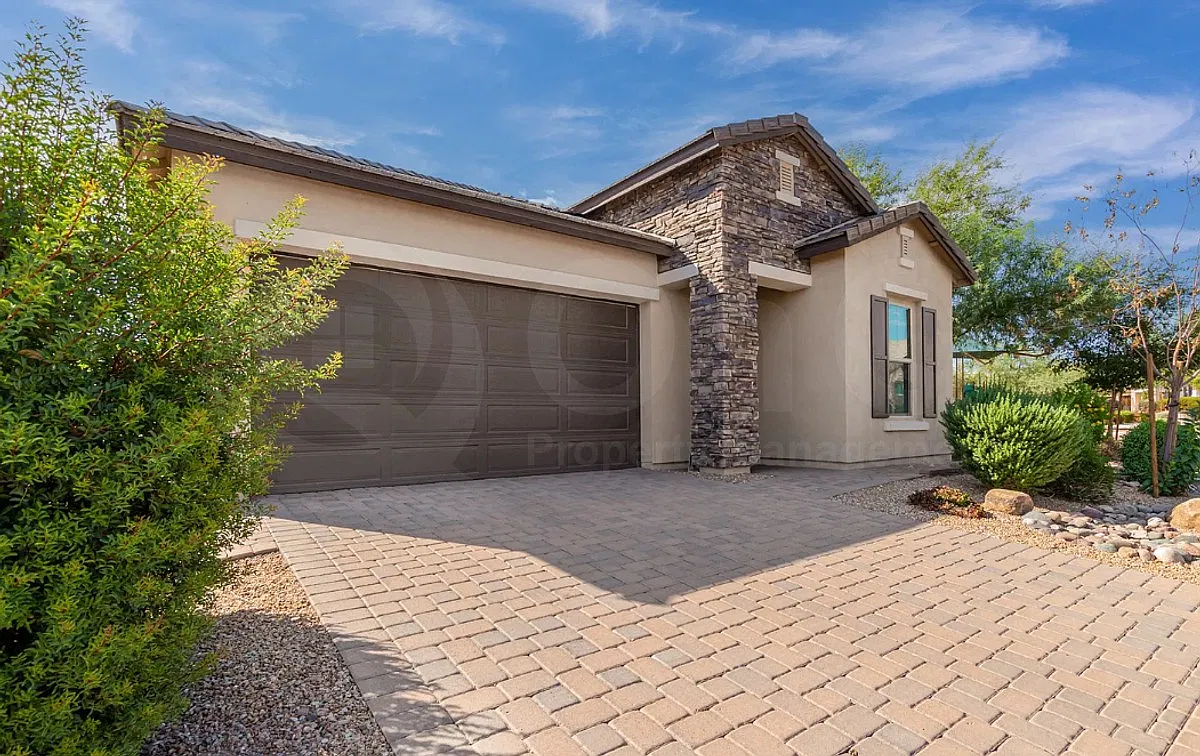 3 bed, 2.0 bath, 1789 sqft, $3,599 — Photo 1