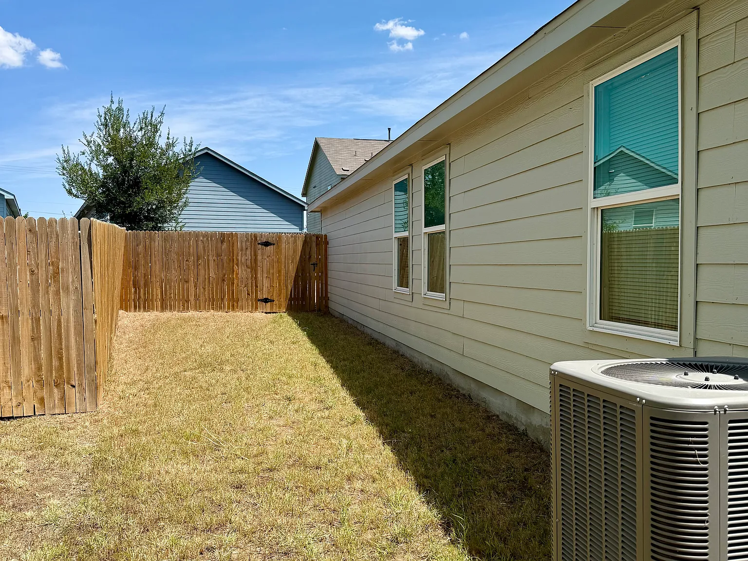 4 bed, 1627 sqft, $1,650 — Photo 3
