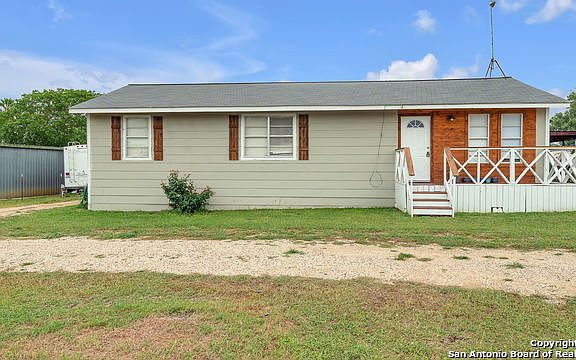 3rd image of 112 Eastlake Dr