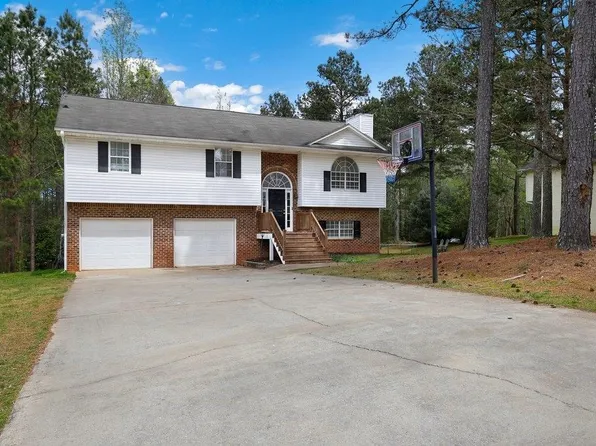1408 Eagles Nest Cir, Carrollton, GA 30116