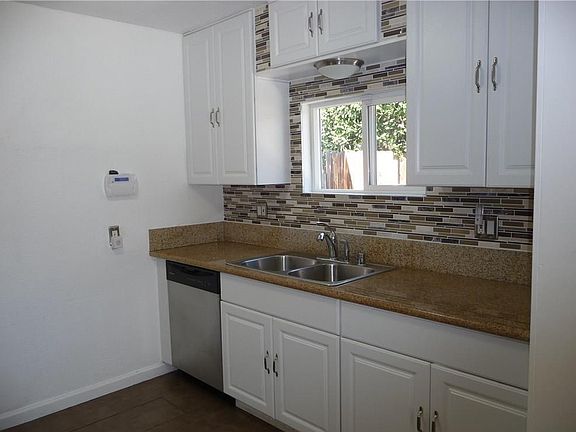 5th image of 22117 Del Valle St