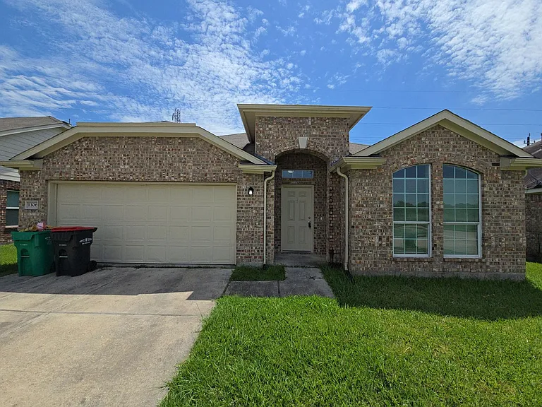 1306 Squire Dr — Photo 1