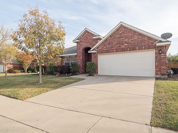 2nd image of 2412 Clubhouse Dr