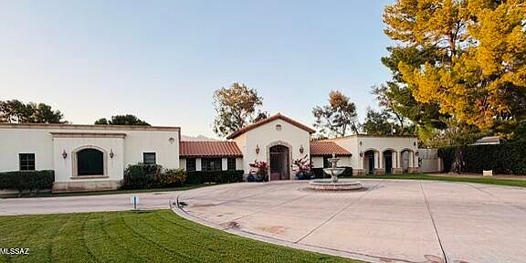 3rd image of 2821 N Santa Marta Pl