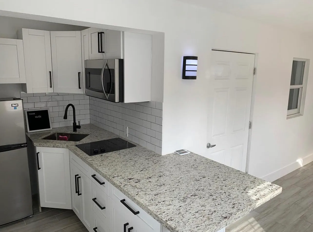 1335 SW 90th Ave — Photo 1
