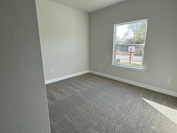 5th image of 2662 Avalon St