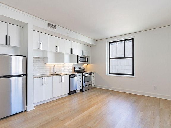 2nd image of 933 McGee St #F76b40957