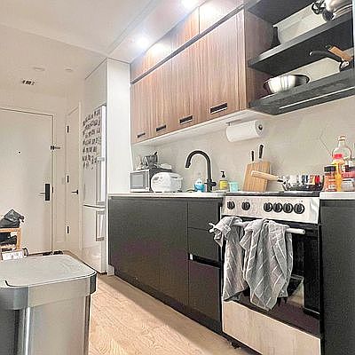 2nd image of 152 Manhattan Ave APT 2A