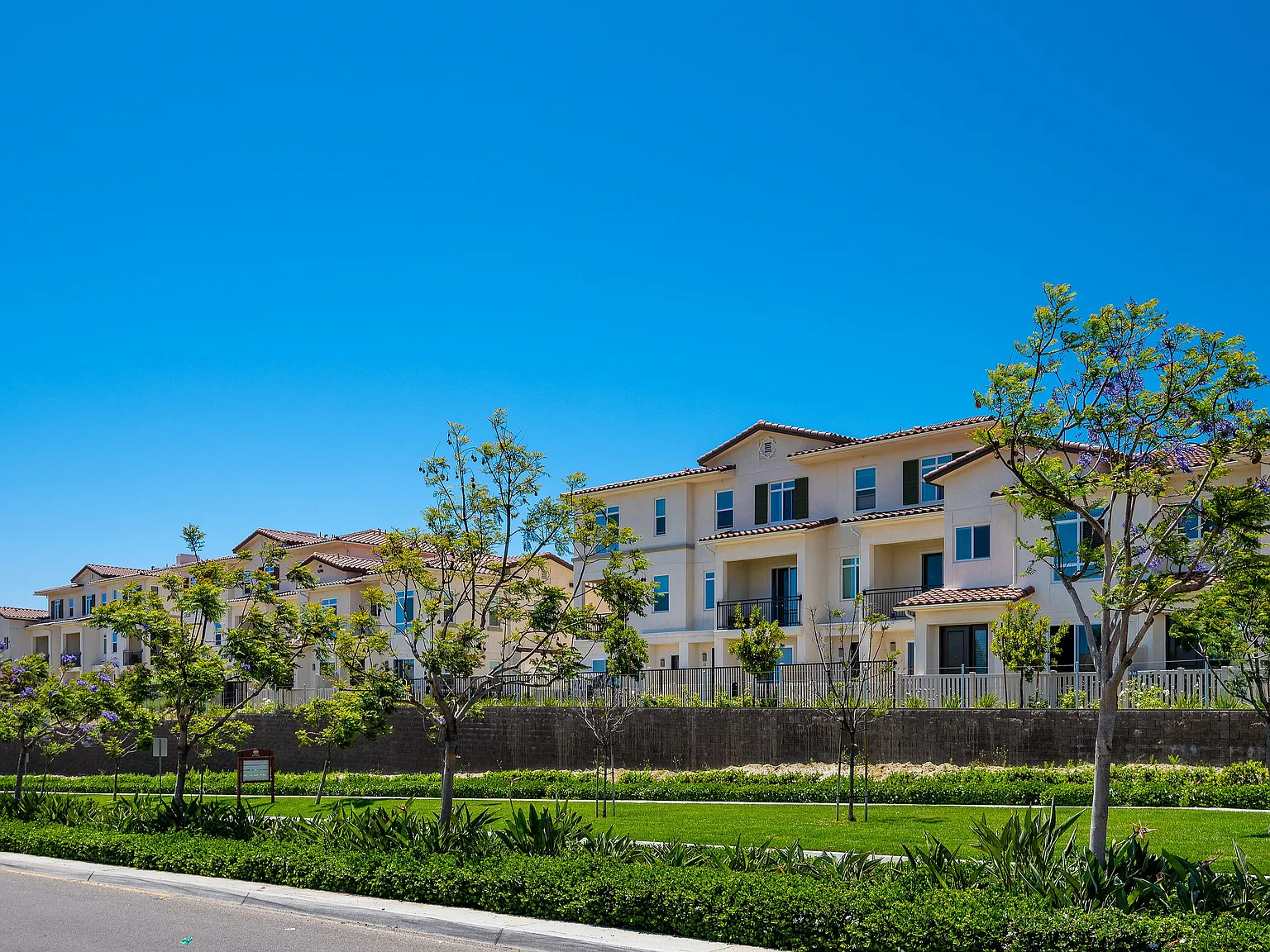 Enclave Heritage Townhomes — Photo 1